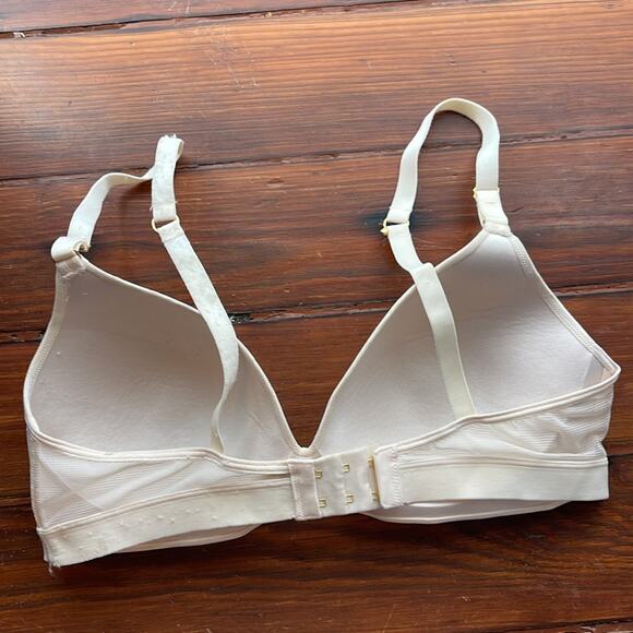 LIVELY All Day Deep V Plunge lightly lined nude bra sz 38C - Picture 4 of 6